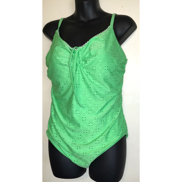 Green Eyelet Swimsuit Women's Sz XL 16 18 Built In Bra Strappy Back One Piece - Picture 1 of 16